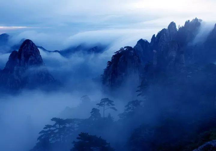 逃离空旷大街